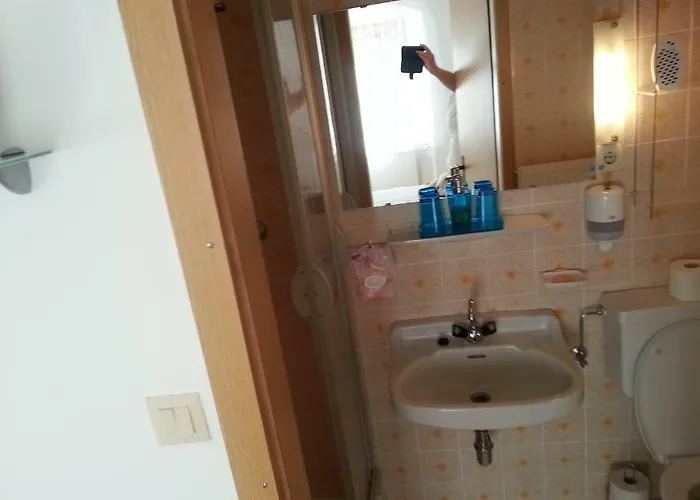 Konukevi Dimitrova 3*